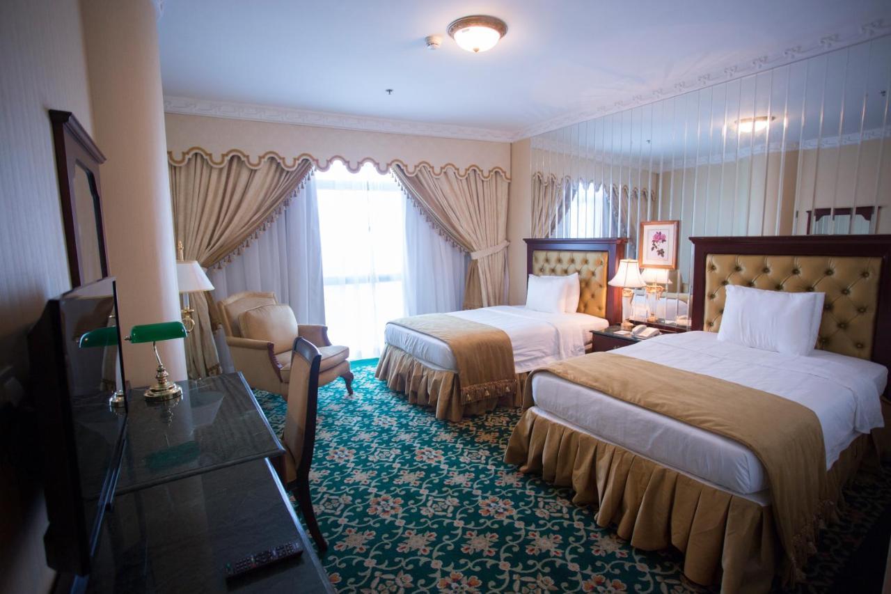 Habitat All Suites, Al Khobar Esterno foto A room at the hotel