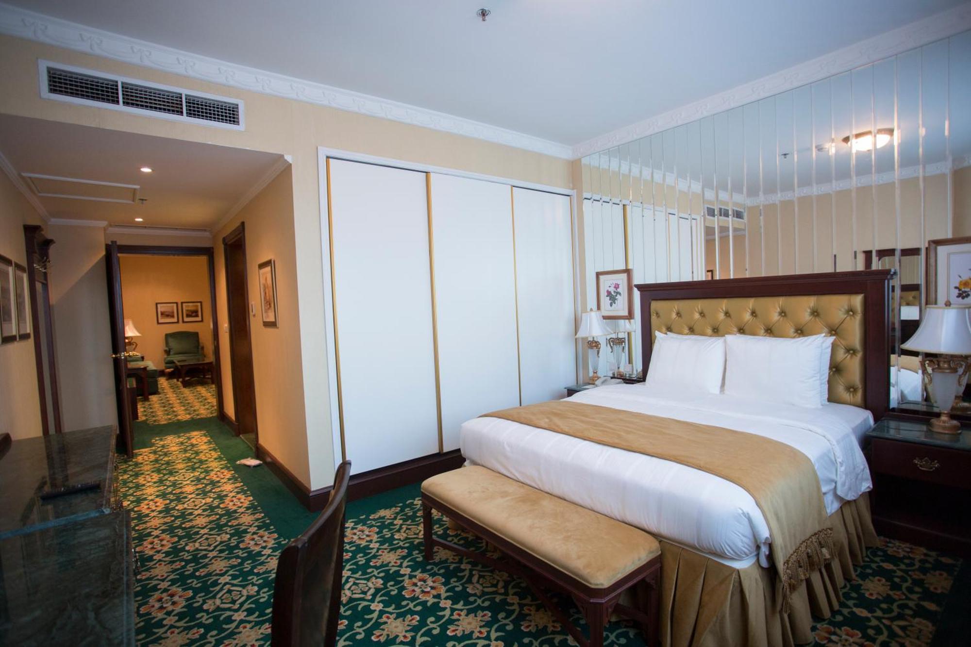 Habitat All Suites, Al Khobar Esterno foto A bedroom at the hotel