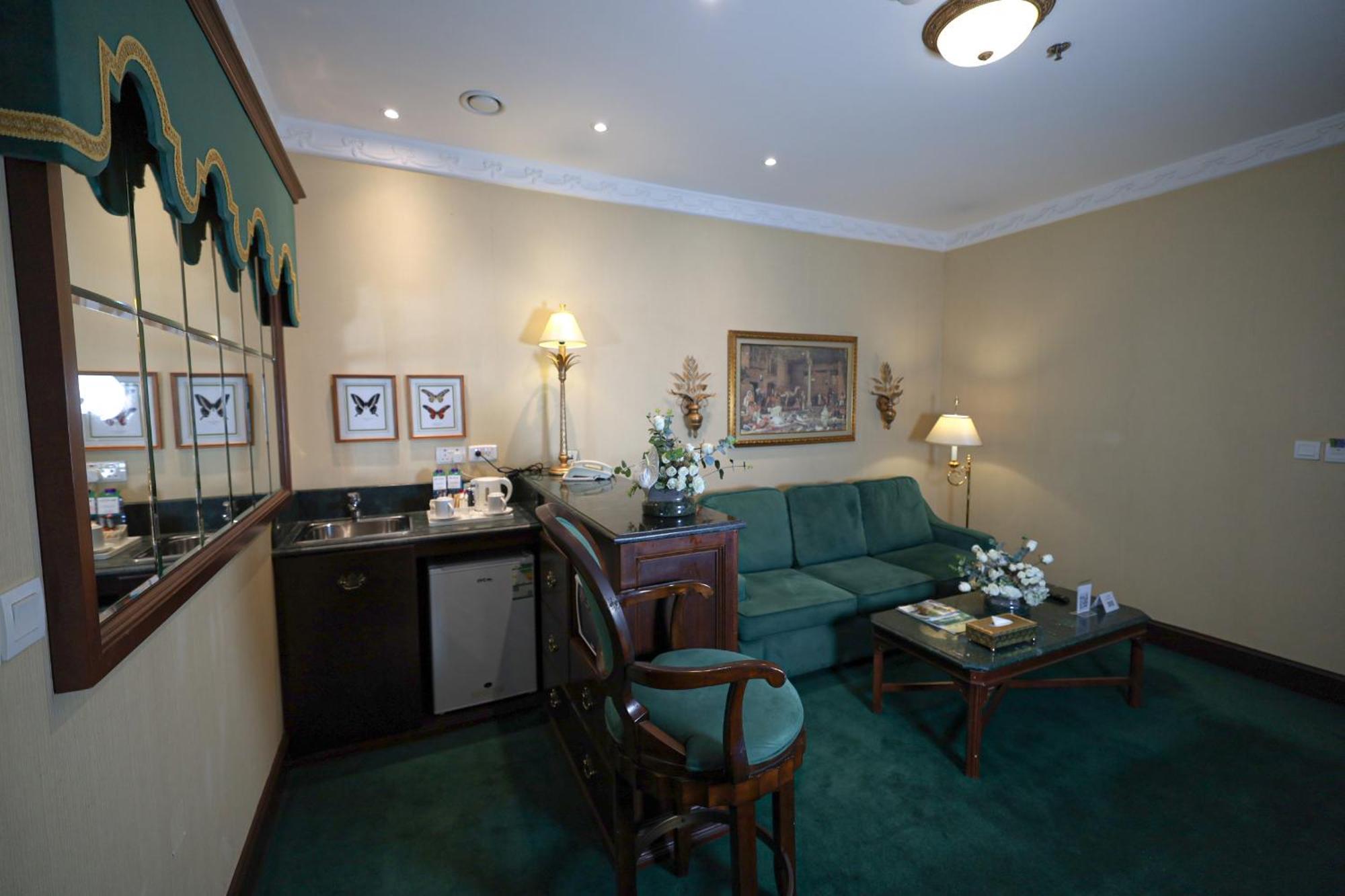 Habitat All Suites, Al Khobar Esterno foto A suite at the hotel
