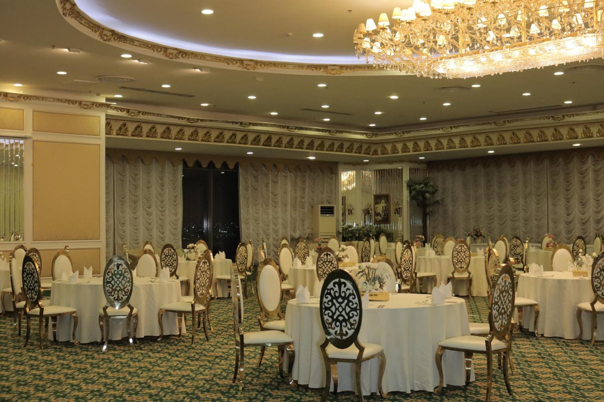 Habitat All Suites, Al Khobar Esterno foto The ballroom