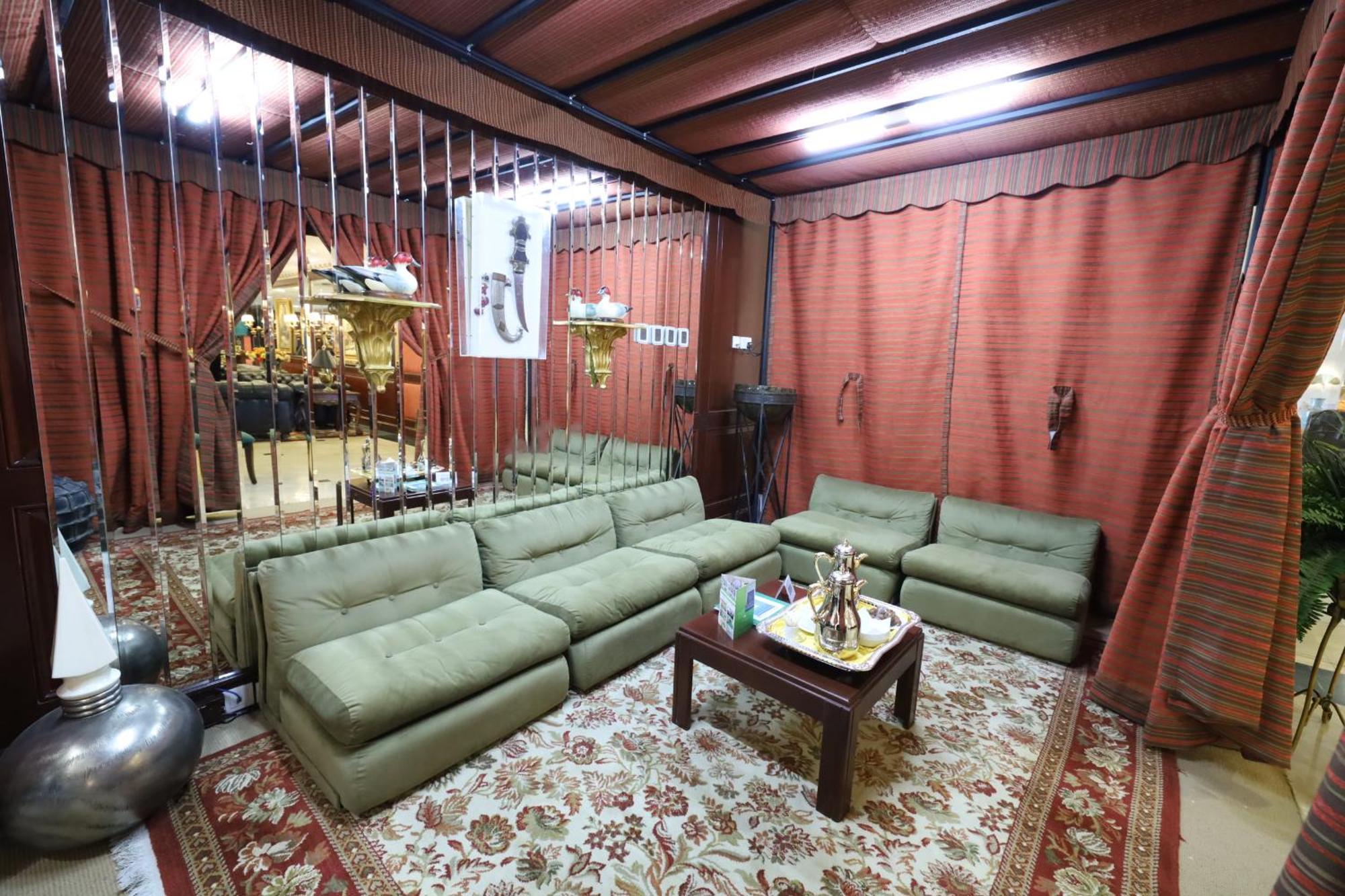 Habitat All Suites, Al Khobar Esterno foto A private room at a karaoke box