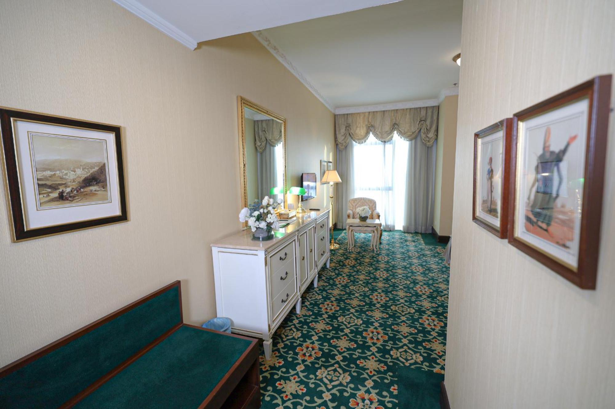 Habitat All Suites, Al Khobar Esterno foto Interior of the hotel