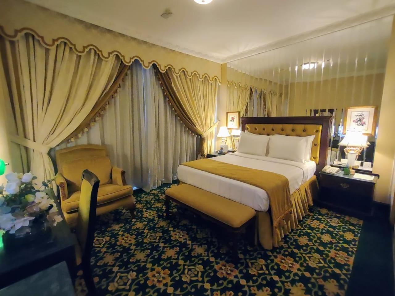 Habitat All Suites, Al Khobar Esterno foto A bedroom at the hotel